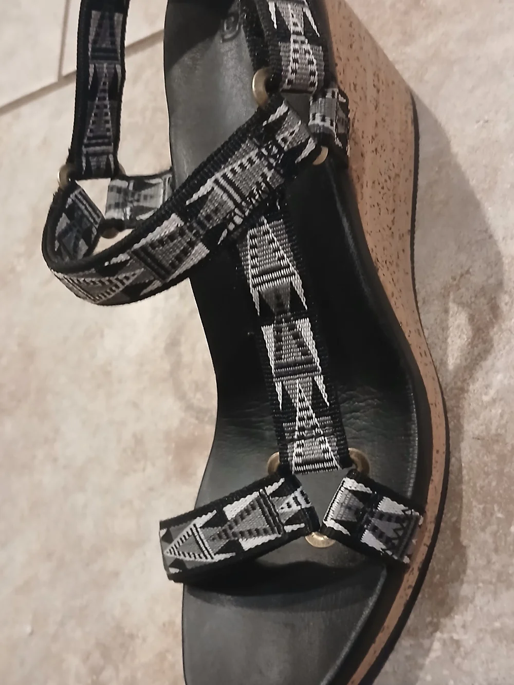Teva Black Patterned Wedge Sandals Size 8 Women's